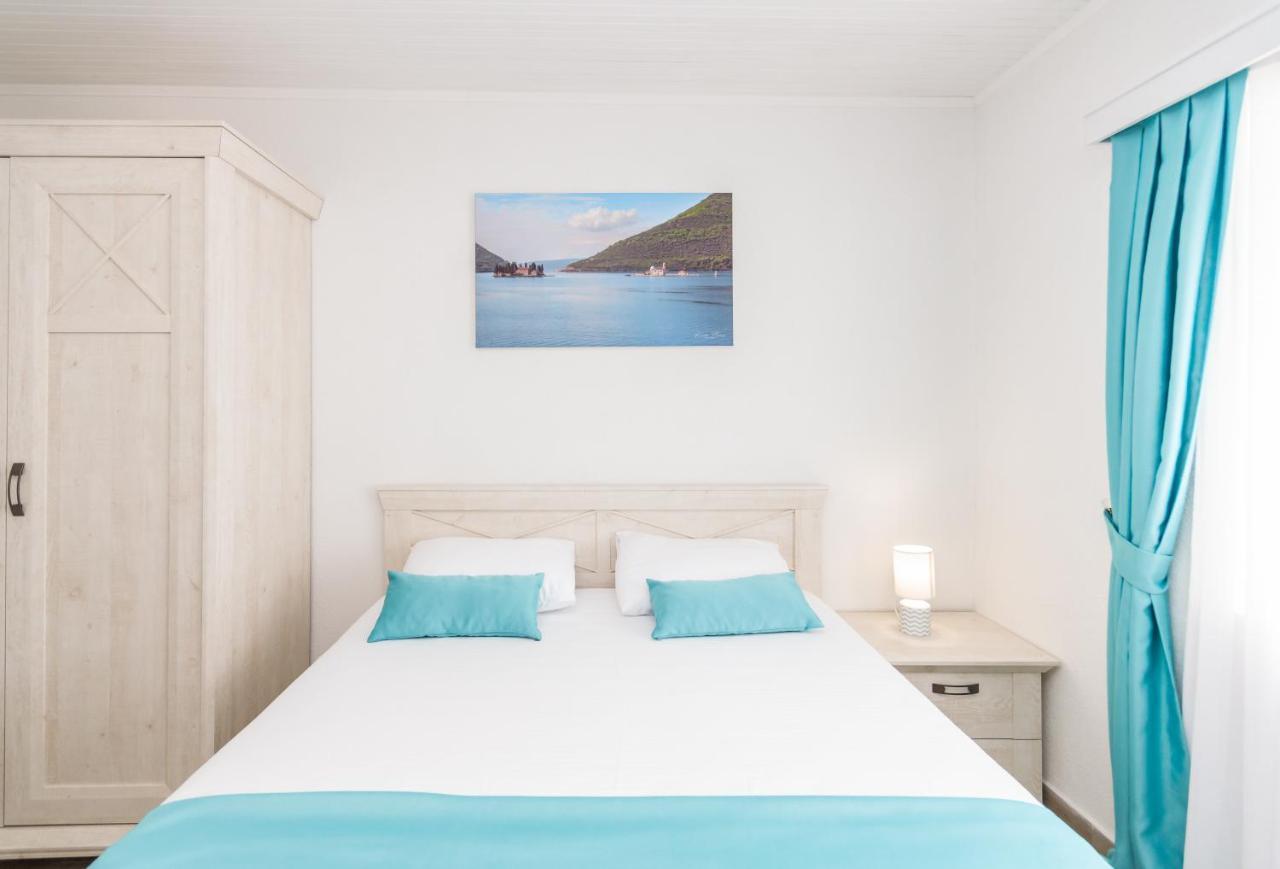 Seafront Apartment Котор Экстерьер фото
